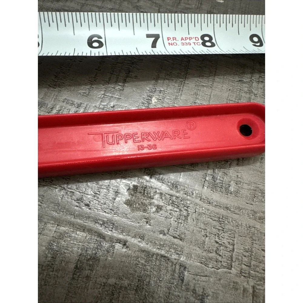 Vintage Tupperware Utensil Lot – Spatula, Cake Decorator, Lettuce Knife – Retro